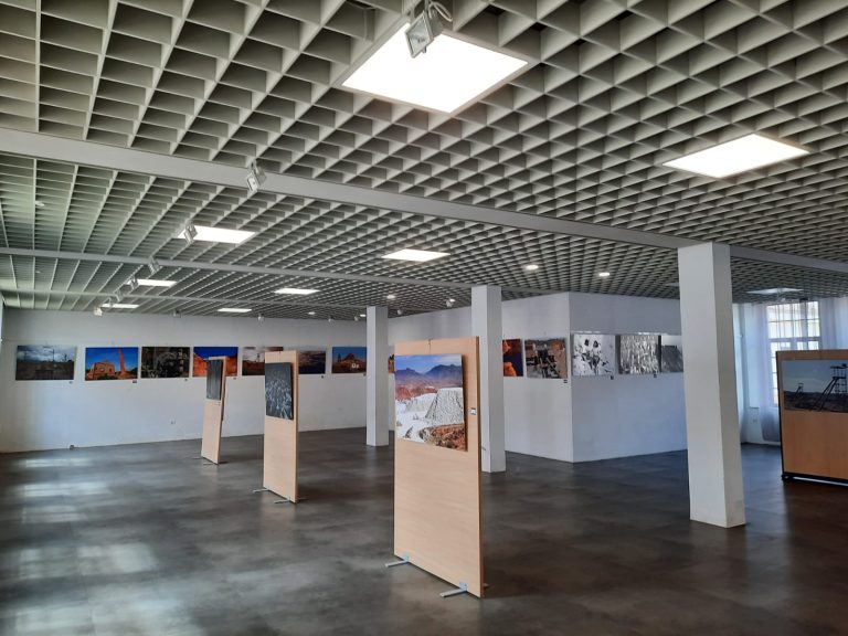 LA MUESTRA FOTOGRÁFICA ESPACIOS MINEROS EN POSITIVO, SE EXHIBE HASTA EL PRÓXIMO 25 DE SEPTIEMBRE EL LA SALA DE EXPOSICIONES DEL AYUNTAMIENTO DE MINAS DE RIOTINTO.